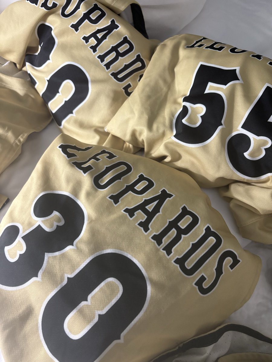 Gameday from Big Spring, Texas. 

Rocking the Gold today…..

Livestream: tsbnsports.com/temple-vs-midl…