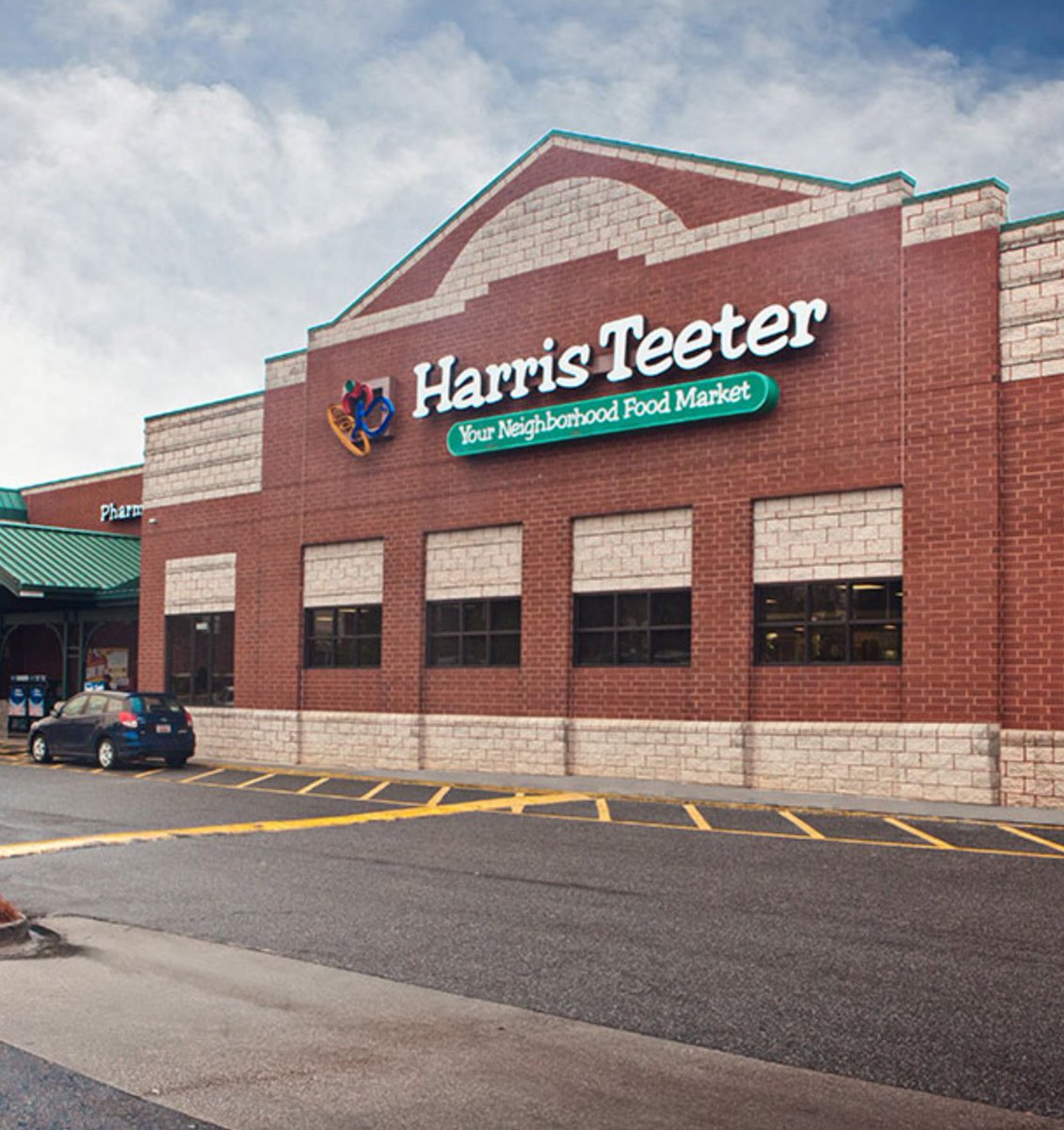 Northwoods Square is a Harris Teeter-anchored shopping center at the corner of Celanese and India Hook Roads. This neighborhood hub features a mix of retail and dining options, serving the Rock Hill community with convenience and variety.