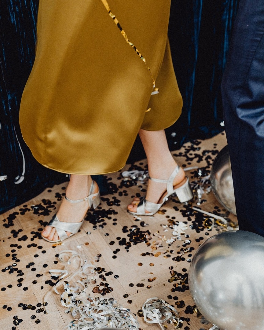 The holiday season often means long hours on your feet, traveling, standing in the kitchen, and wearing dress shoes that aren’t always kind to your feet. 

Find a trusted podiatrist and step into the holidays feeling your best.

🌐 heyor.ca/OrTaLV