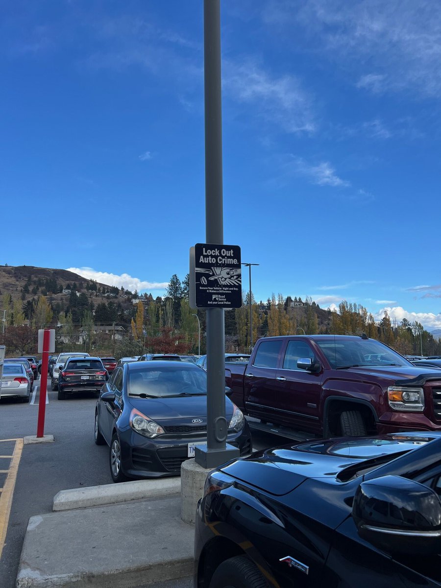 IMPACTautocrime's tweet image. Spot these signs around your parkades? It’s your reminder to lock up, take your valuables, and keep auto crime out of our community.

#parksafely #autotheftawareness #preventautocrime #IMPACT