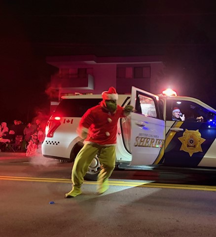 Several of our sheriffs joined in on last weekend’s #Surrey Santa Parade of Lights. Thank you to our sheriffs for their participation and for catching the Grinch before he could steal Christmas!