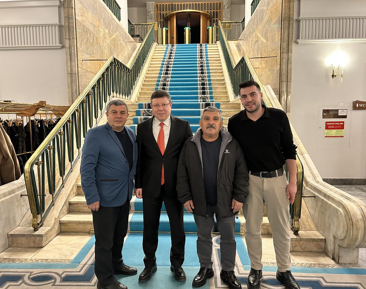 fahrettintgrl64's tweet photo. 📍 TBMM

Gazi Meclisimizde ziyaretimize gelen:

✅ Ramazan Doğan, Ferdi Dayan ve Mehmet Ali Temel’i 

✅ Mehmet Parlak, Ferdi Yıldırım Parlak ve Enver Kaçer’i misafir ettik.

Nazik ziyaretleri için kıymetli hemşehrilerimize teşekkür ediyorum. https://t.co/2apsm7lBxY
