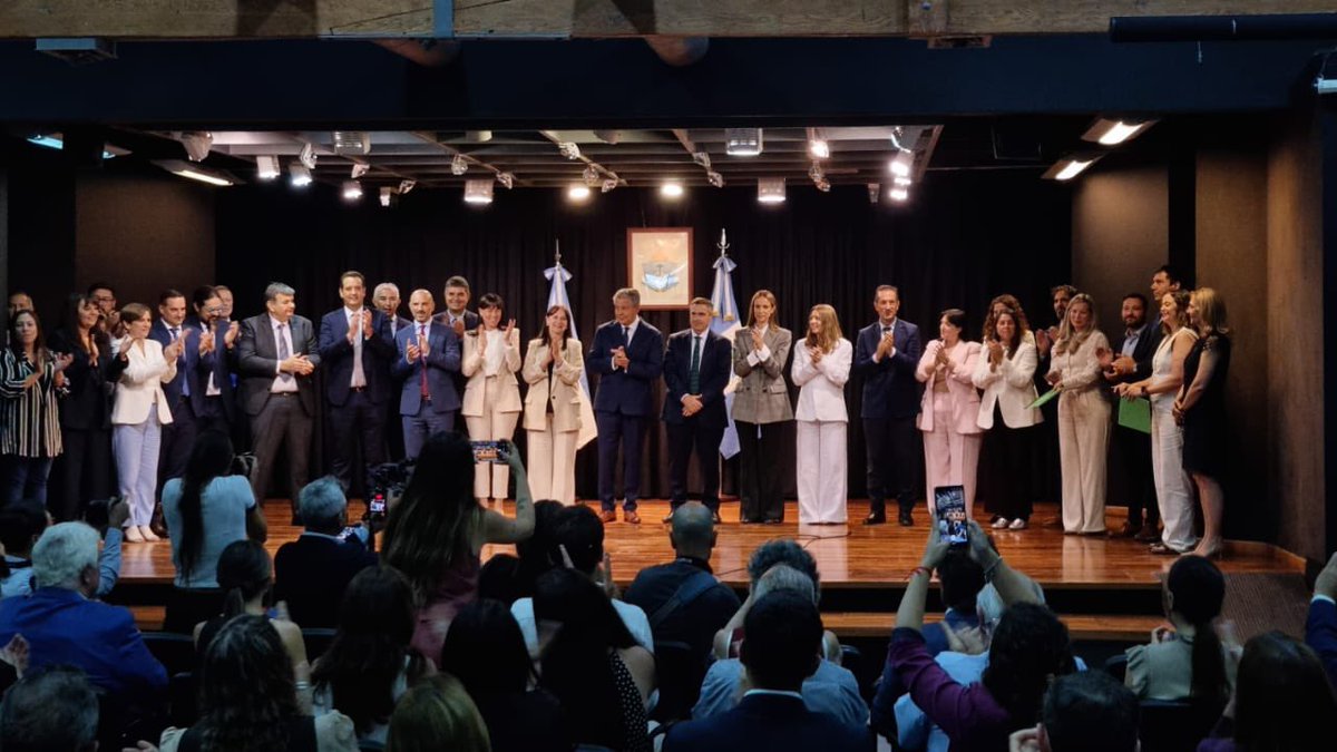 Juan Manuel Morales asumió hoy como titular de la Subsecretaría de Modernización e Industria. Con el nuevo decreto de la Ley Orgánica de Ministerios 3420, la OPTIC pasa a formar parte del Ministerio de Economía, Producción e Industria bajo la dependencia de dicha subsecretaría.