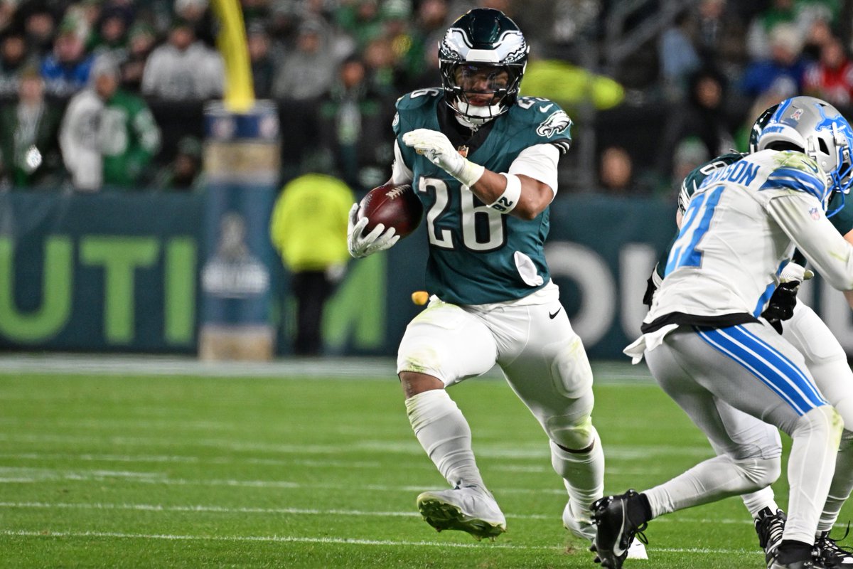 Saquon Barkley had 1,766 yards through 13 weeks last season.

He still hasn't hit 1k this year.