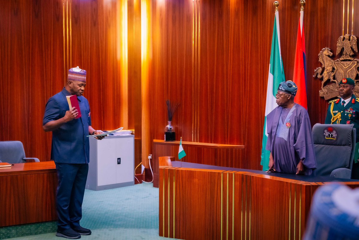 ZagazOlaMakama's tweet image. Hon Minister of Defense