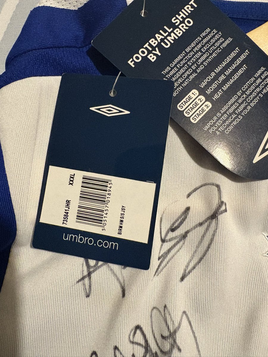 ChrisSinclair21's tweet image. At the moment the highest bidder is at £125 surely it’s worth more for this great cause 💙🤍 the auction will finish on the 12th of December @BCFC