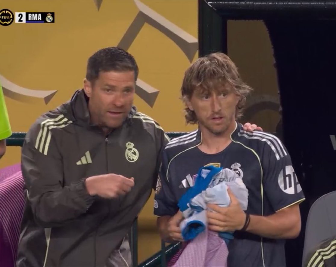Lavozgalactica's tweet photo. El último joven canterano que probó Xabi Alonso: https://t.co/3HzujAmtl9