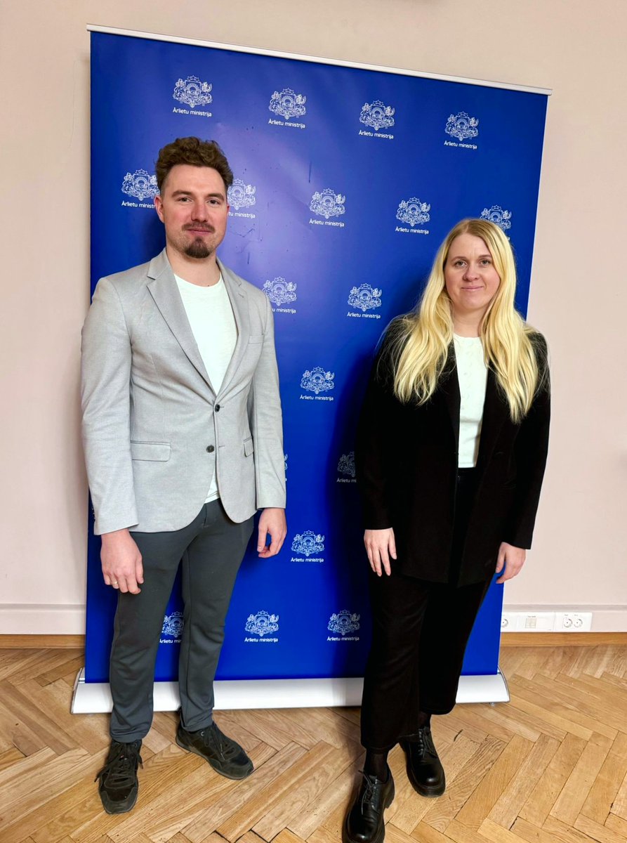 PatverumsDM's tweet image. Šodien @Arlietas Konsulārajā departamentā ar kolēģiem no 🇱🇻🇳🇴🇵🇱 🇫🇮 runājām par cilvēktirdzniecības un īpaši - darbaspēka ekspluatācijas - novēršanu.
Paldies #CentrsMARTA un visiem dalībniekiem!

Ziņa ar @SIFlv atbalstu.
#cilvēktirdzniecībainē #RodiPatvērumuDrošajāMājā #sadarbība