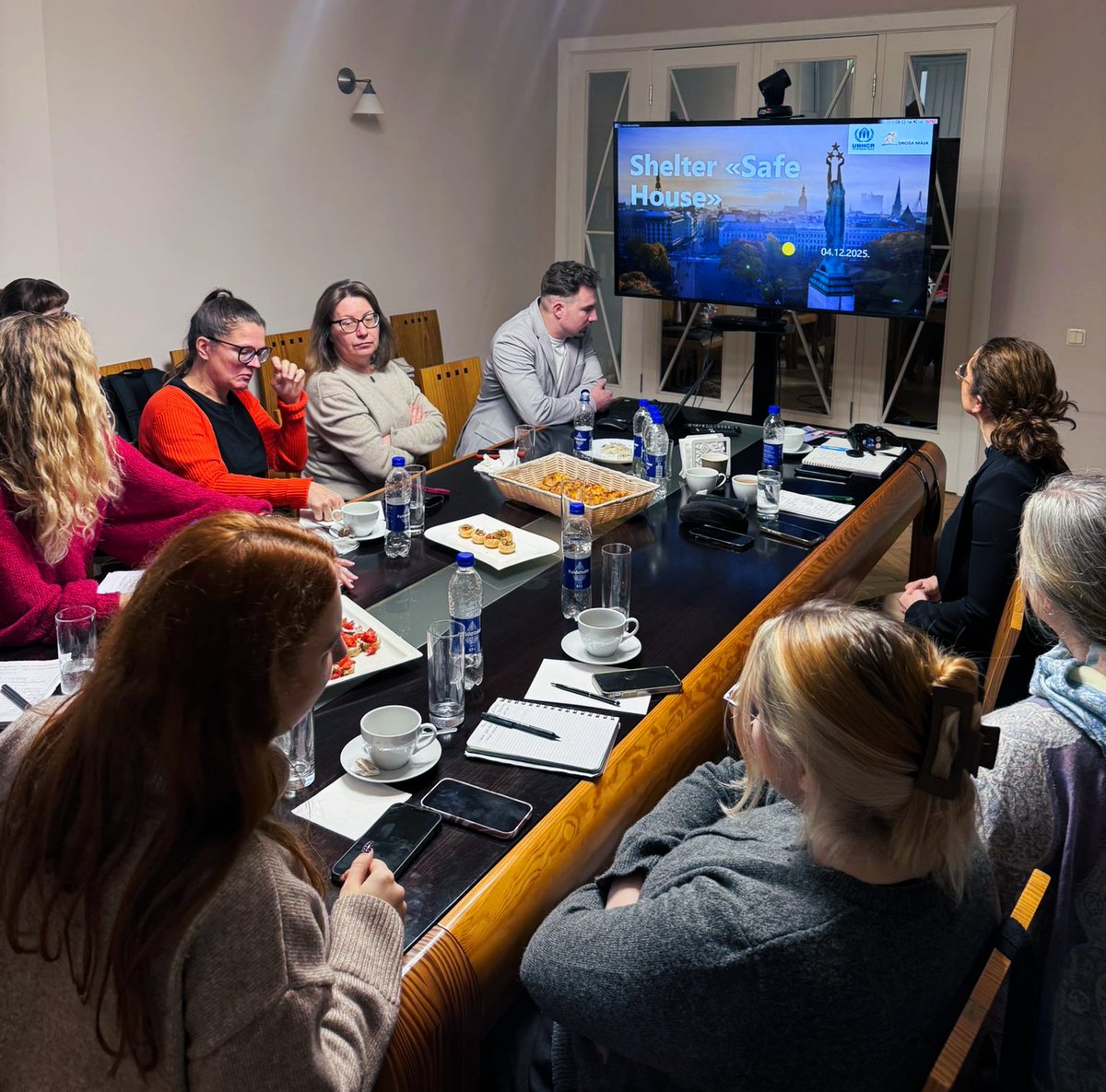 PatverumsDM's tweet image. Šodien @Arlietas Konsulārajā departamentā ar kolēģiem no 🇱🇻🇳🇴🇵🇱 🇫🇮 runājām par cilvēktirdzniecības un īpaši - darbaspēka ekspluatācijas - novēršanu.
Paldies #CentrsMARTA un visiem dalībniekiem!

Ziņa ar @SIFlv atbalstu.
#cilvēktirdzniecībainē #RodiPatvērumuDrošajāMājā #sadarbība