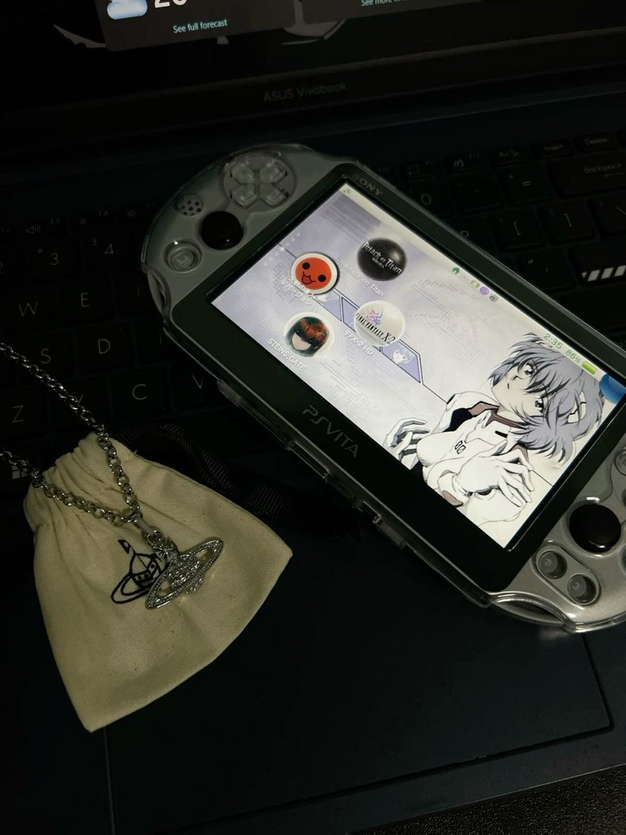 定 (@de3dsoul) on Twitter photo 