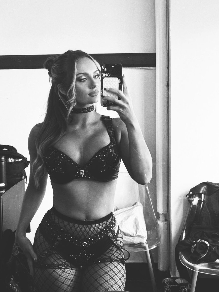 DivinityOfJay's tweet image. Happy Thursday my lovelies.💜