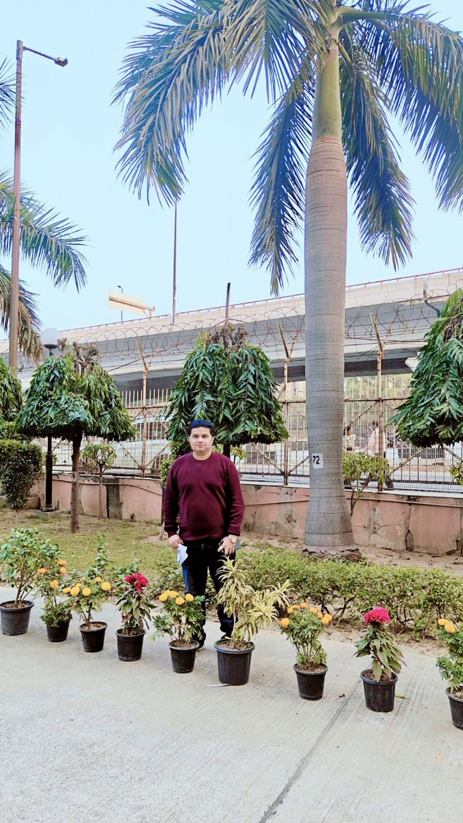 मैं इसलिए भी तेरे फन की कद्र करता हूं ,
तू झूठ बोल के आंसू निकाल लेता है !!
❤️🤲🥰