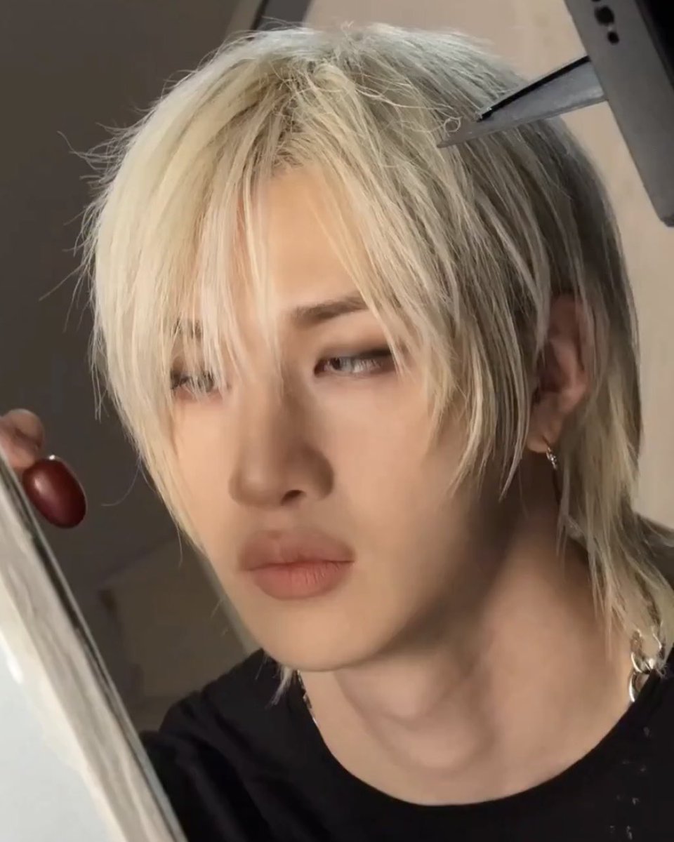 sxdnrah's tweet image. everything is fine 🫩🫩🫩