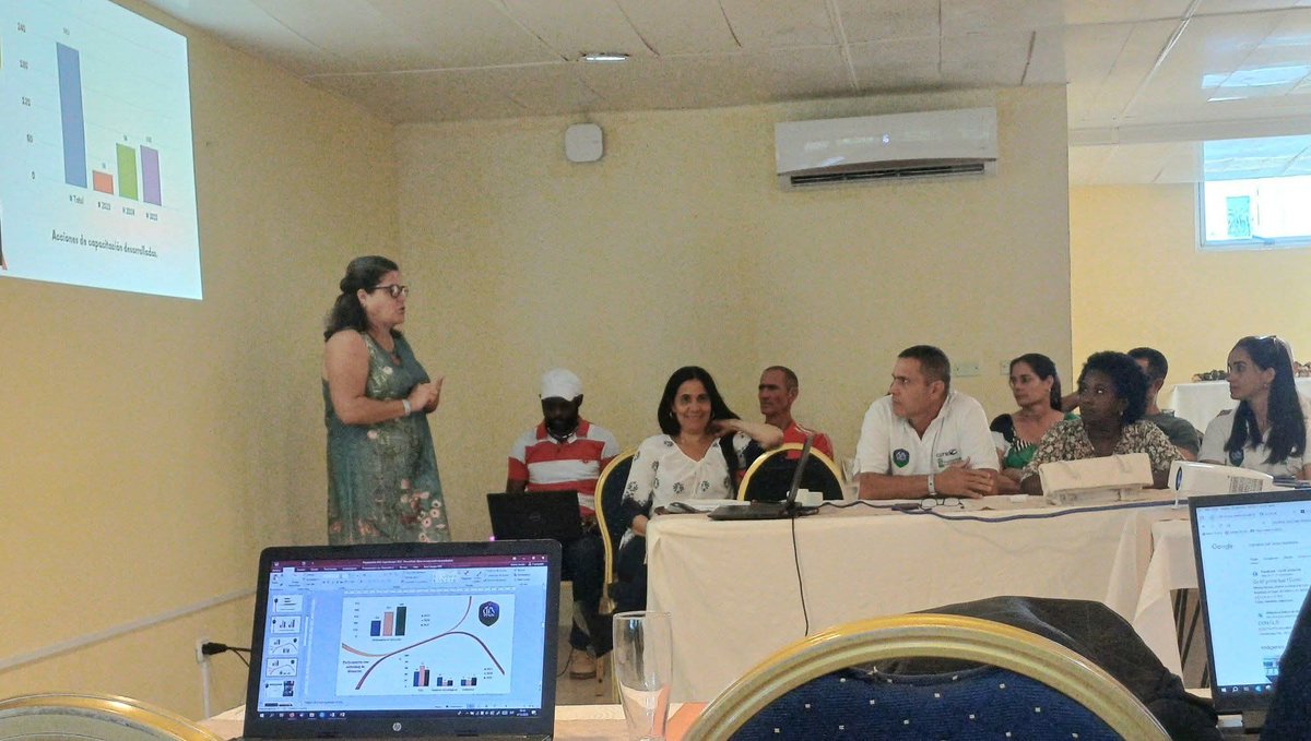MildreyIH's tweet photo. 🌲 Proyecto @CIENPINOSCuba garantizar la superación científica y la capacitación profesional, en el Taller del PoA 2026 compartimos el Resumen de las acciones de Capacitación en el 2025. https://t.co/2nT6nidtLG