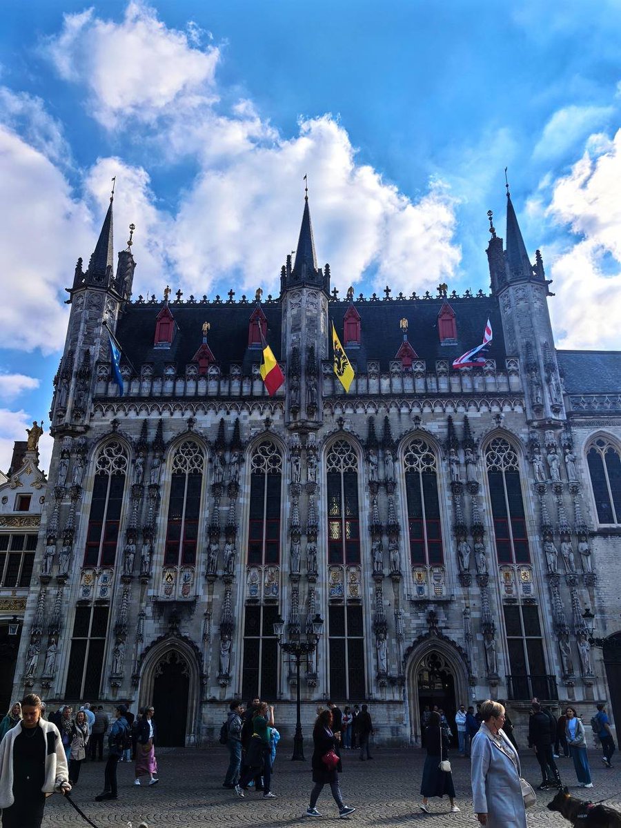 usebigkey's tweet image. Classical aesthetics and democratic spirit converge here.