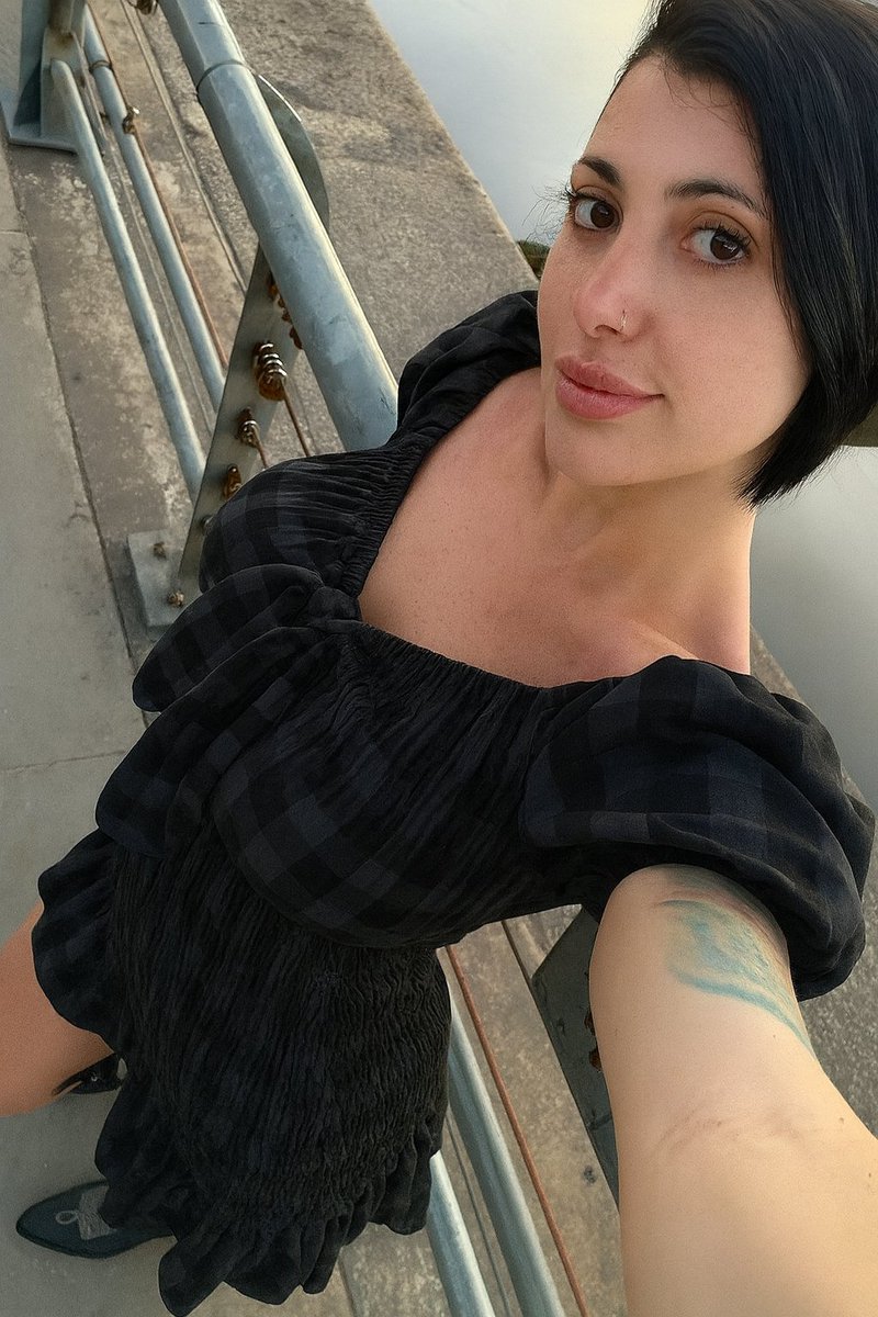 AustinKat84's tweet image. Every day is a new chapter  and I’m writing mine with confidence and intention ✨ what is your motivation? 
#Goodthursday #thursdayvibes #freelancer #graphicdesigner #logodesigner #Tshirtdesigner #commsopen #commissionsopen #repost #hitmeup #dmforinquiries