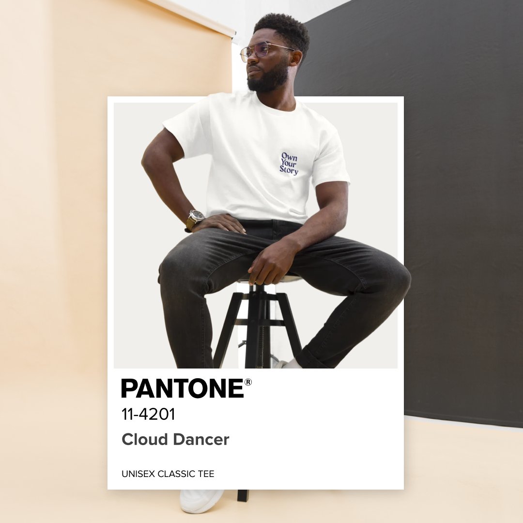 Printful's tweet image. The Pantone Color of the Year is showing up everywhere.🤍
How will you make it work for your brand?✨

Heads-up: CMYK prints provide a close match, but not an exact Pantone shade.

#coloroftheyear #pantone