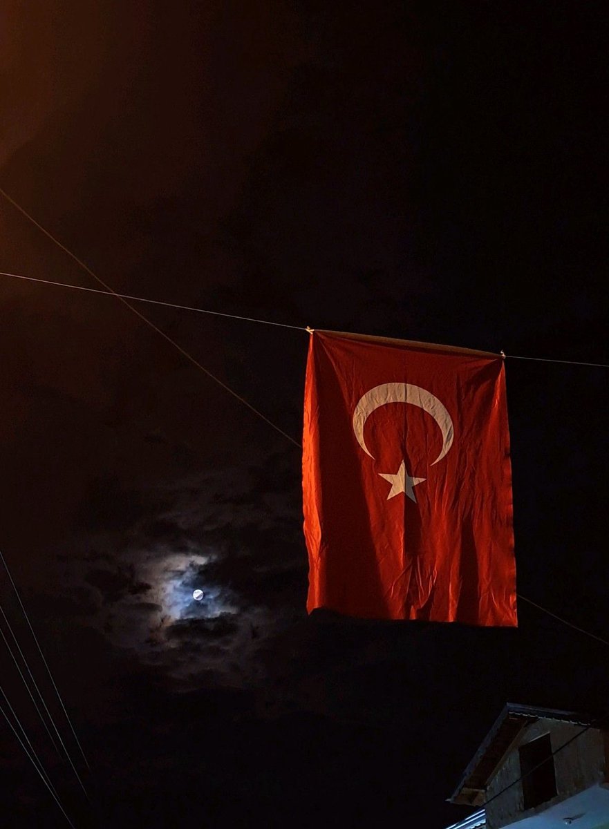 tarihim
şerefim 
şiirim 
her şeyim 🇹🇷