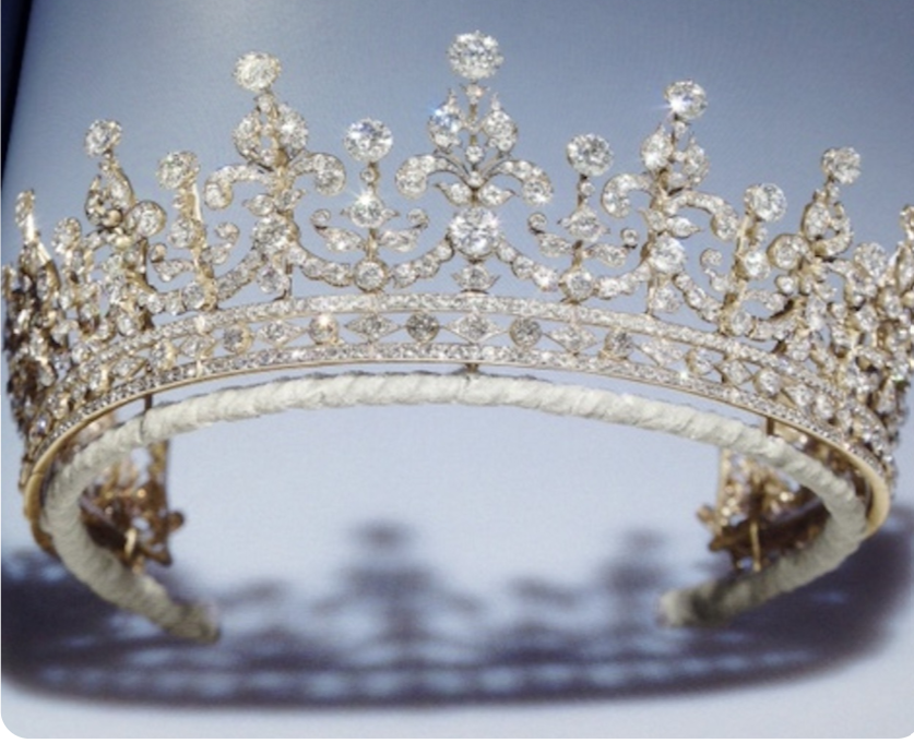 👑The Tiara Slipped👑 tweet media