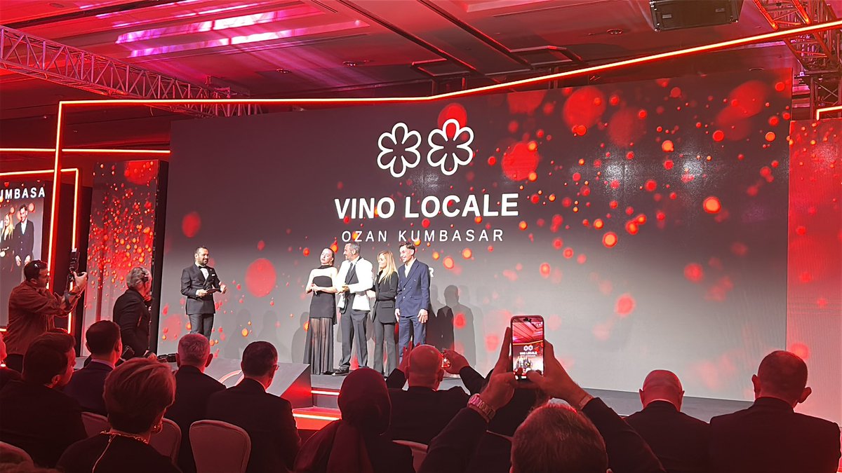 Türkiye’nin artık 2 Michelin yıldızlı 2 restoranı var. 

TURK Fatih Tutak ile birlikte Vino Locale de 2 yıldızla Michelin rehberine girdi. #MichelinGuide #MichelinGuideTR
