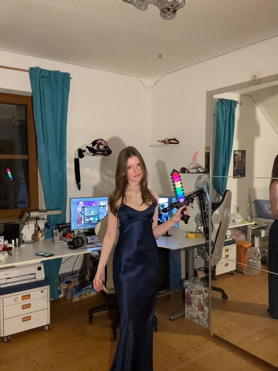 glowkathi tweet media