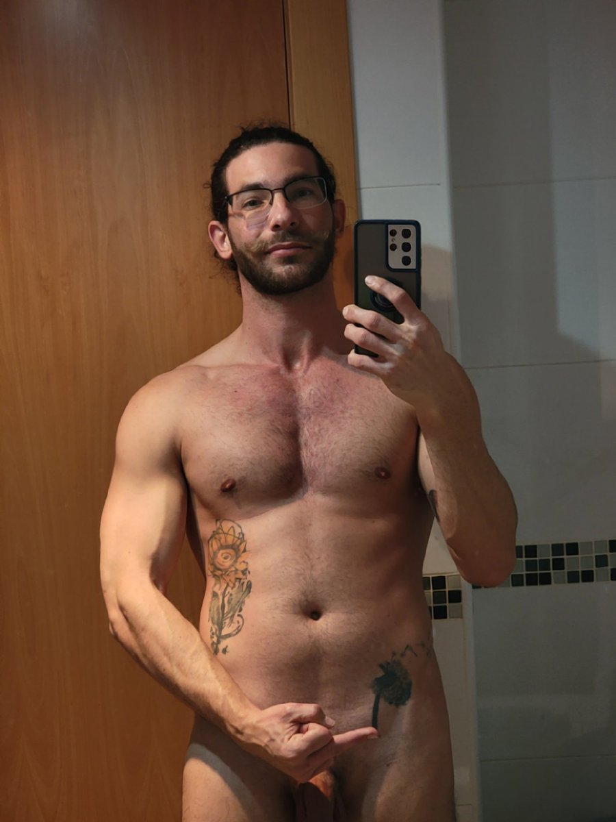 Ari Valdés tweet media