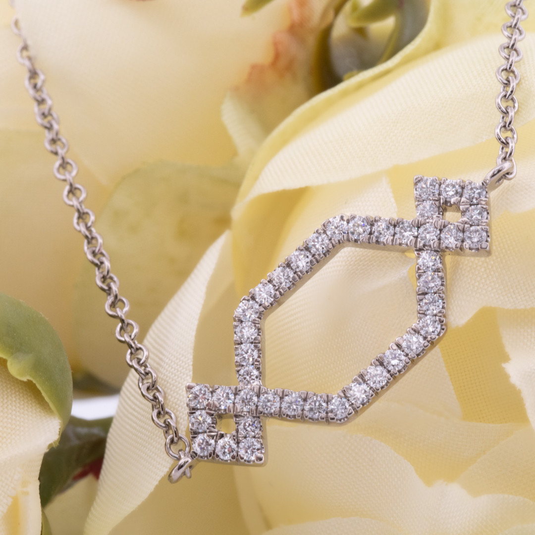 AngelicDiamonds's tweet image. Have you chosen your Christmas Day sparkle yet? 💎✨
Whether you’re going for timeless diamonds or a touch of festive colour, the right piece can elevate every moment.
#AngelicDiamonds #ChristmasStyle #DiamondJewellery