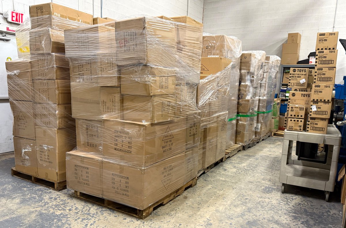 BBToyStore's tweet photo. 🔥 It’s that time of year at the https://t.co/97gGwlppDd warehouse… and the pallets of toys just keep coming!
Stacks and stacks of new toys are rolling in daily.  
🎁 We’re fully stocked and ready for all your toy shopping needs!

https://t.co/97gGwlppDd - 25+ years online https://t.co/Bt8ZYhYRDD