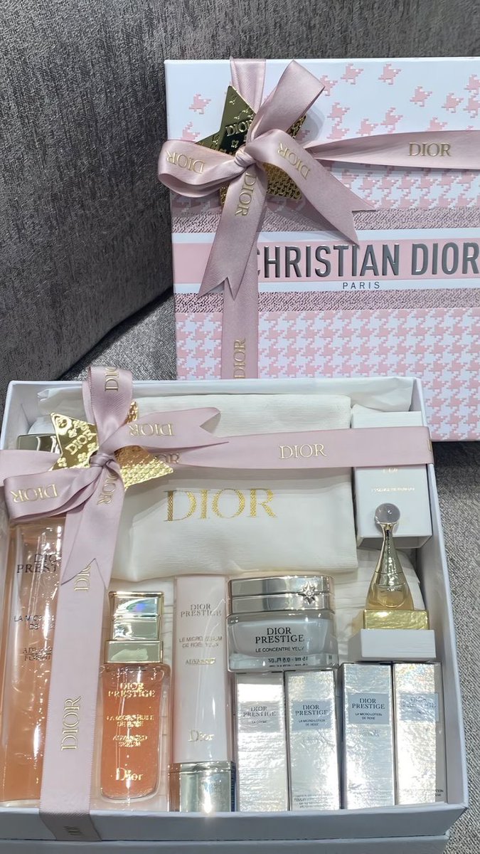 Selamat bertambah umur sayang sayangnya teteh! <a href="/reveuseiu/">L. 📍Lucerne</a> <a href="/nitnous/">Ale.</a>