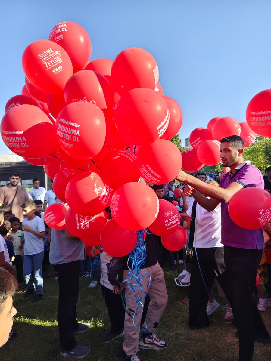 genc027's tweet photo. Amacımız DMD Duyulsun 

Farkındalık için
Her Akşam Tweetler atıyor
Balonlar bırakıyoruz 
Farklı olmak🎈Farkında olmak için
Gelin sizde bir balon bırakın

#DMDninUmuduSensin
🎈🎈🎈👇🎈🎈🎈
#DMDiçinAdımAtın

Fatih Ürek /#DişveEczaAtama
Kendine Muhabir / Yılbaşı https://t.co/sYUHIPTVxf