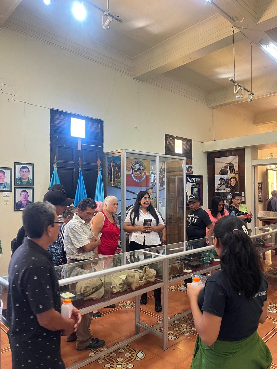 museomilitaresa's tweet image. Hoy recibimos a la comunidad El Lago “El Congo” con un grupo de 88 adultos mayores y niños que disfrutaron un recorrido por nuestras salas y la historia que resguardamos.
¡Gracias por visitarnos! 🙌

#MuseoMilitar #VisitasGuiadas #ElCongo #HistoriaViva