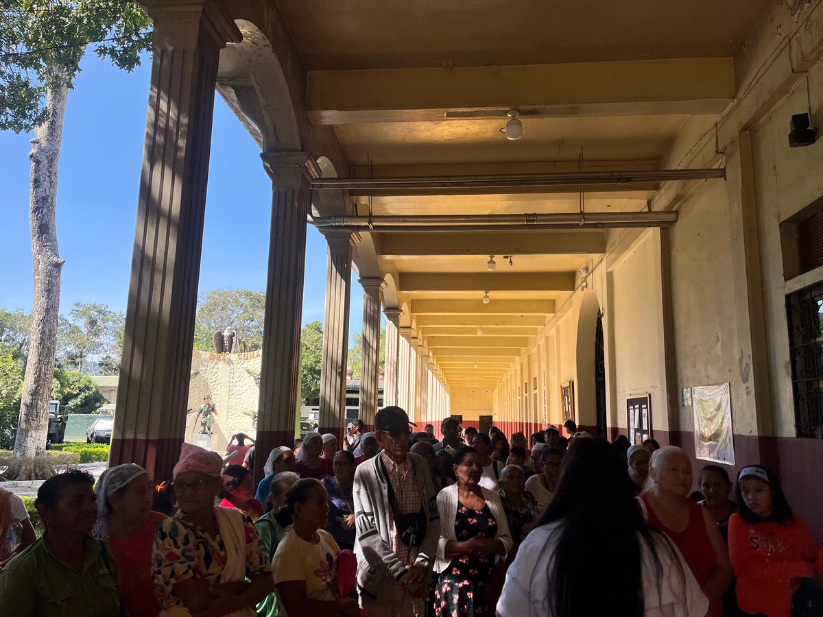 museomilitaresa's tweet image. Hoy recibimos a la comunidad El Lago “El Congo” con un grupo de 88 adultos mayores y niños que disfrutaron un recorrido por nuestras salas y la historia que resguardamos.
¡Gracias por visitarnos! 🙌

#MuseoMilitar #VisitasGuiadas #ElCongo #HistoriaViva