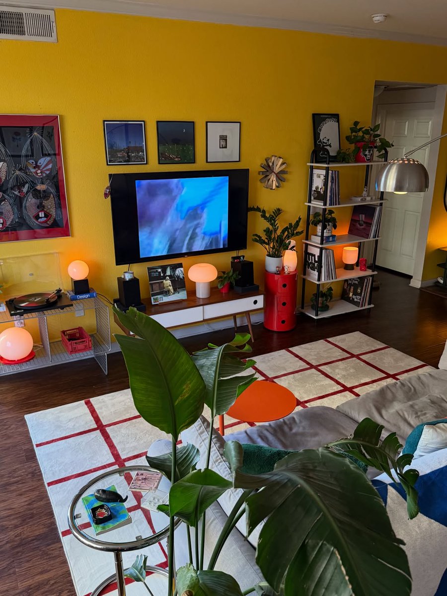 interiorsuckerr's tweet photo. https://t.co/NmnkaLxLSM