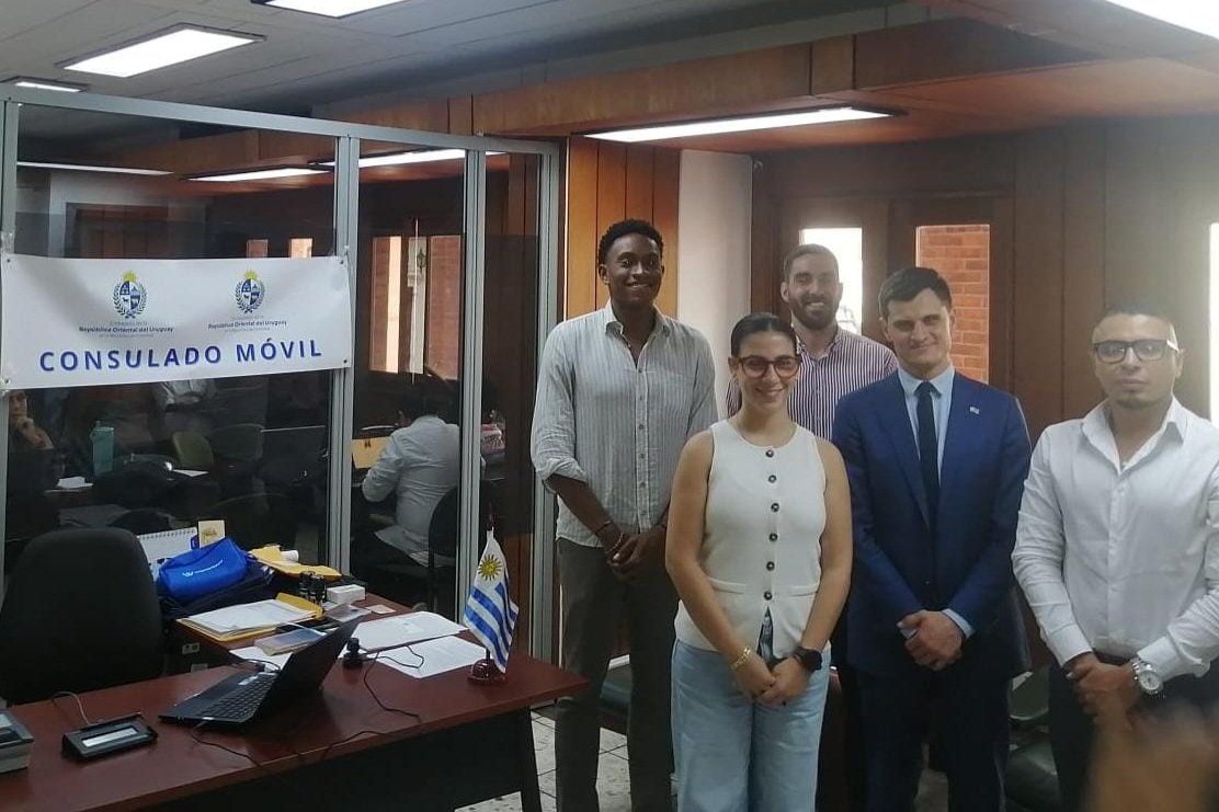 📍🔆 En el marco de visita a ciudad de Cali para realización de un Consulado Móvil, <a href="/UruguayenCol/">Embajada de Uruguay en Colombia 🇺🇾🇨🇴</a>🇺🇾🇨🇴 sostuvo diversas reuniones con autoridades caleñas y vallecaucanas, a efectos profundizar la relación entre nuestro país y esta región del suroeste colombiano🇨🇴.

Destacamos:

👇