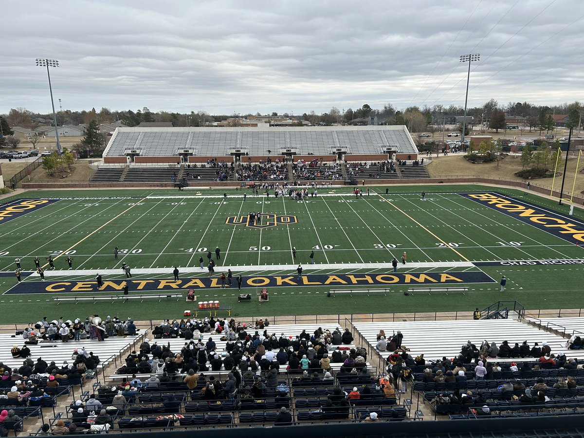 nick_sardis's tweet image. Oklahoma high school football state championships begin today at UCO. First up is Weleetka vs. Seiling in Class B-II. #okpreps