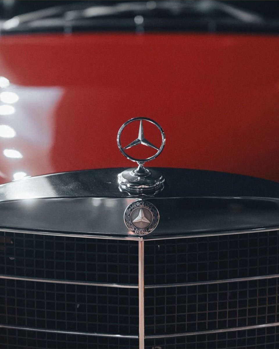 MercedesBenzInd's tweet photo. When the details speak for themselves. The Mercedes-Benz W108.

📷 Piotr Kaczor & 🚗 stawsz for #MBfanphoto 

#MBclassic #ThrowbackThursday #MercedesBenzIndia

Disclaimer: Accessories, colors, and fitments shown may not be part of standard specification. For technical specifications of the model available in India, please refer to the product brochure or contact the nearest Mercedes-Benz Franchise Partners.