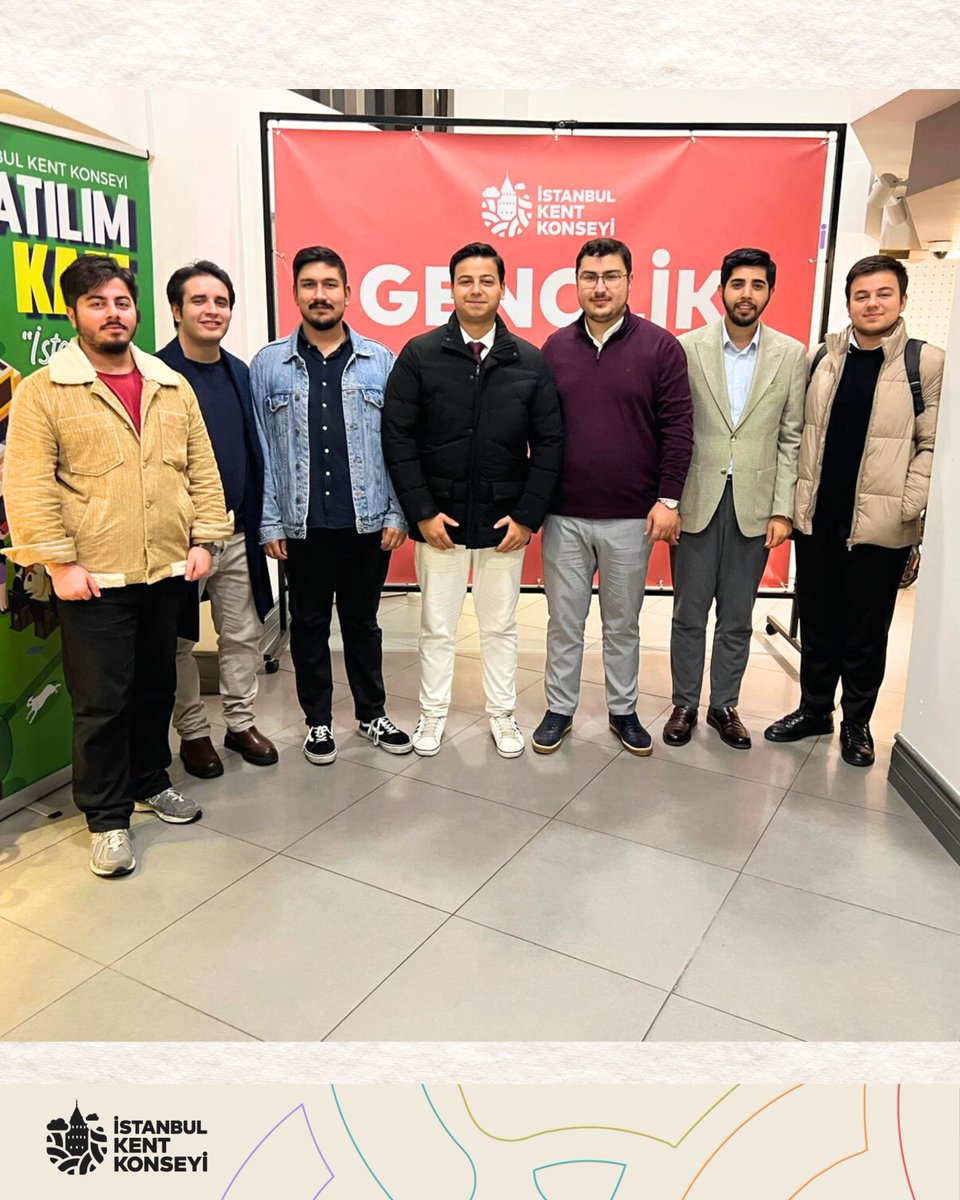 Küçükçekmece Kent Konseyi Gençlik Meclisi ile olası iş birliklerini değerlendirmek üzere İstanbul Kent Konseyi’nde bir araya geldik. 🍀

Nazik ziyaretleri için teşekkür ederiz.

#Gençlik #GençlikMeclisi