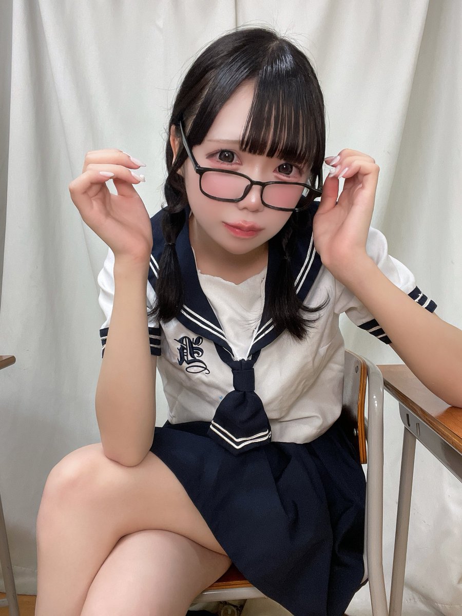 メガネと制服フェチにさされ♡
