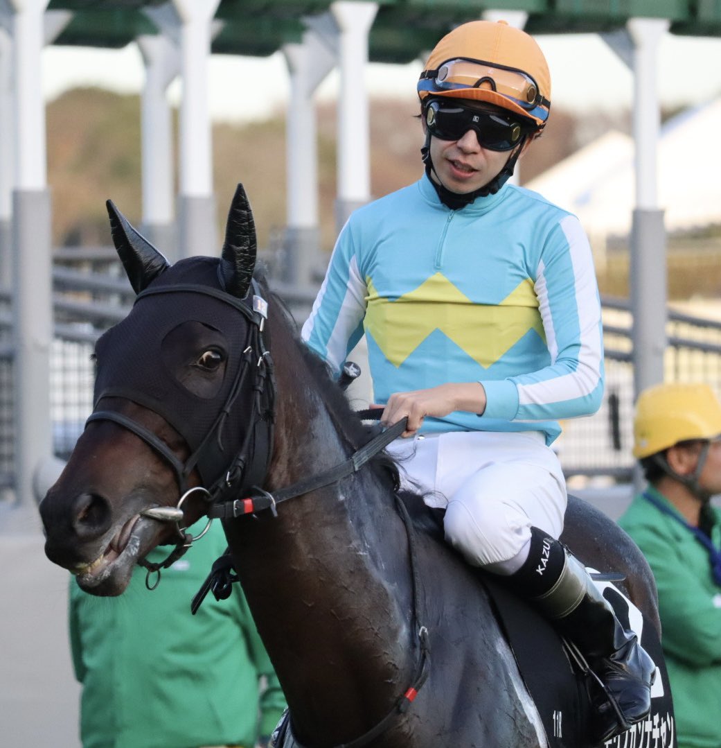 これを見た人は無言で2年前の12月の画像を貼る