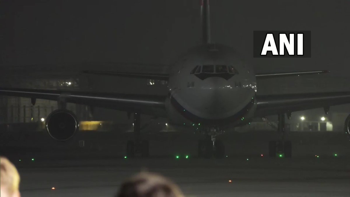globaldailyy's tweet photo. Russian President Putin reaches Palam Airport , Delhi 

Welcome to India 🇷🇺🇮🇳

राष्ट्रपति पुतिन | राष्ट्रपति व्लादिमीर पुतिन | India Russia 
#PutinInIndia #Putin #RussiaIndia https://t.co/Hb2zHml3GU