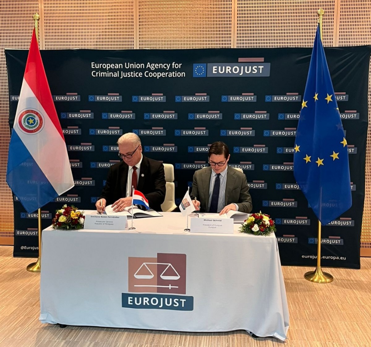 MinPublicoPy's tweet image. Fiscal General firmó convenio de cooperación con presidente de EUROJUST

ministeriopublico.gov.py/nota/-15769