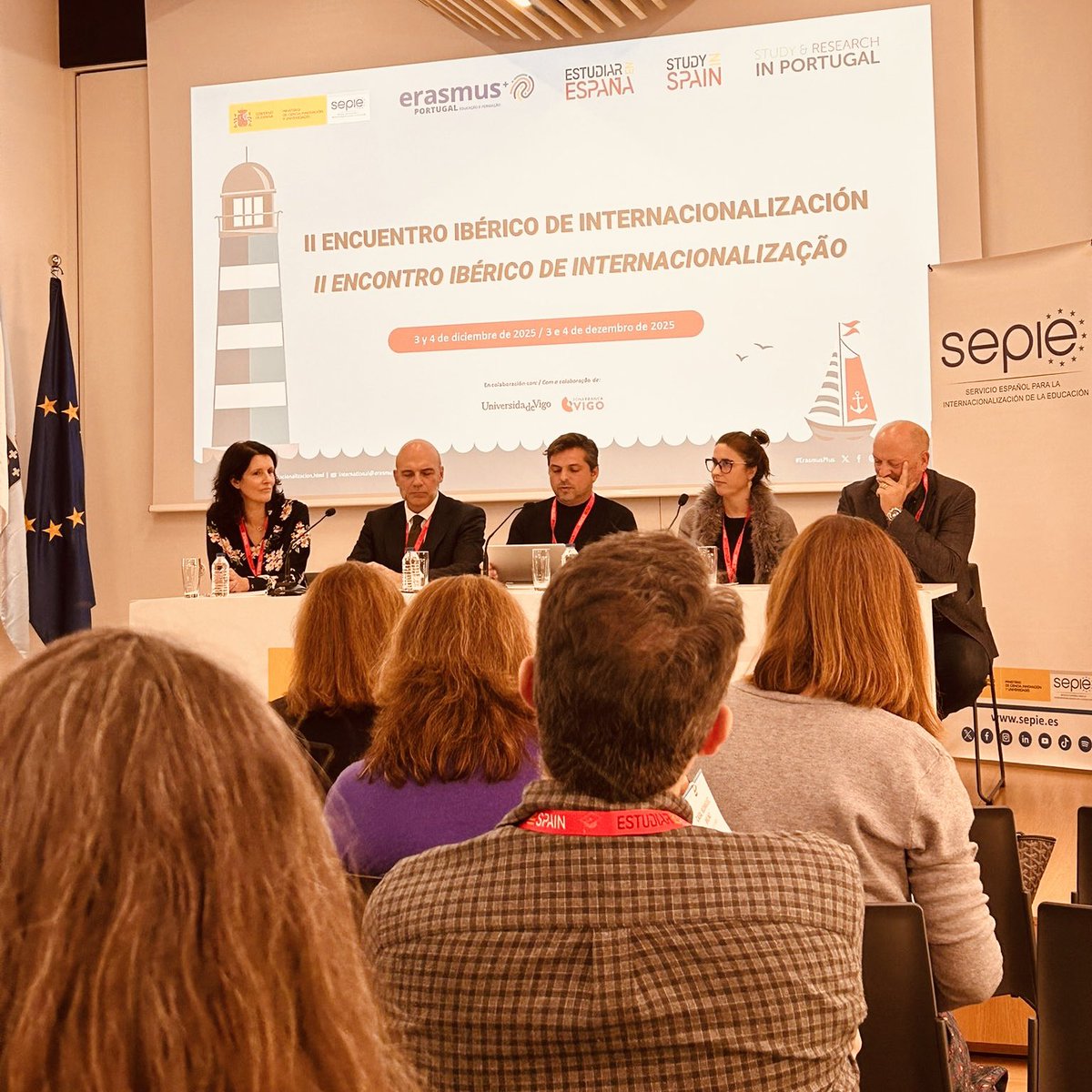 🗓️ Hoxe, 4️⃣ de decembro, Merce Álvarez, coordinadora académica do <a href="/CdlUvigo/">Centro de Linguas</a> , falou do papel do español entre os estudantes internacionais da <a href="/uvigo/">Universidade de Vigo</a> no II Encontro Ibérico de Internacionalización, organizado polo <a href="/sepiegob/">SEPIE</a> ! 👏🏻

#centrodelinguasUVIGO #UVigo100x100 <a href="/mercealvarezp/">Mercedes Álvarez</a>