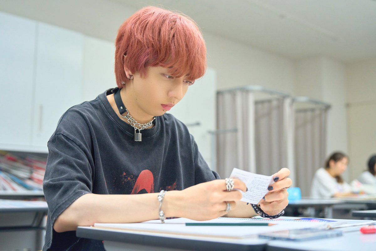 drama_PT1009's tweet photo. ˗ˋˏ ⛓　𝙇𝘼𝙎𝙏 𝘾𝙃𝘼𝙉𝘾𝙀　⛓ˎˊ˗

見逃し配信は本日深夜25:55まで！

アイ×千明×江永の三角関係＜トライアングル＞が
どんな結末を迎えたのか――

まだ観ていないかたは今すぐ𝙏𝙑𝙚𝙧へ⚡⚡
🔗 https://t.co/xTvzplMnZr

#ドラマパントラ 
#長野凌大 #藤林泰也 https://t.co/Js1AA0LBDD