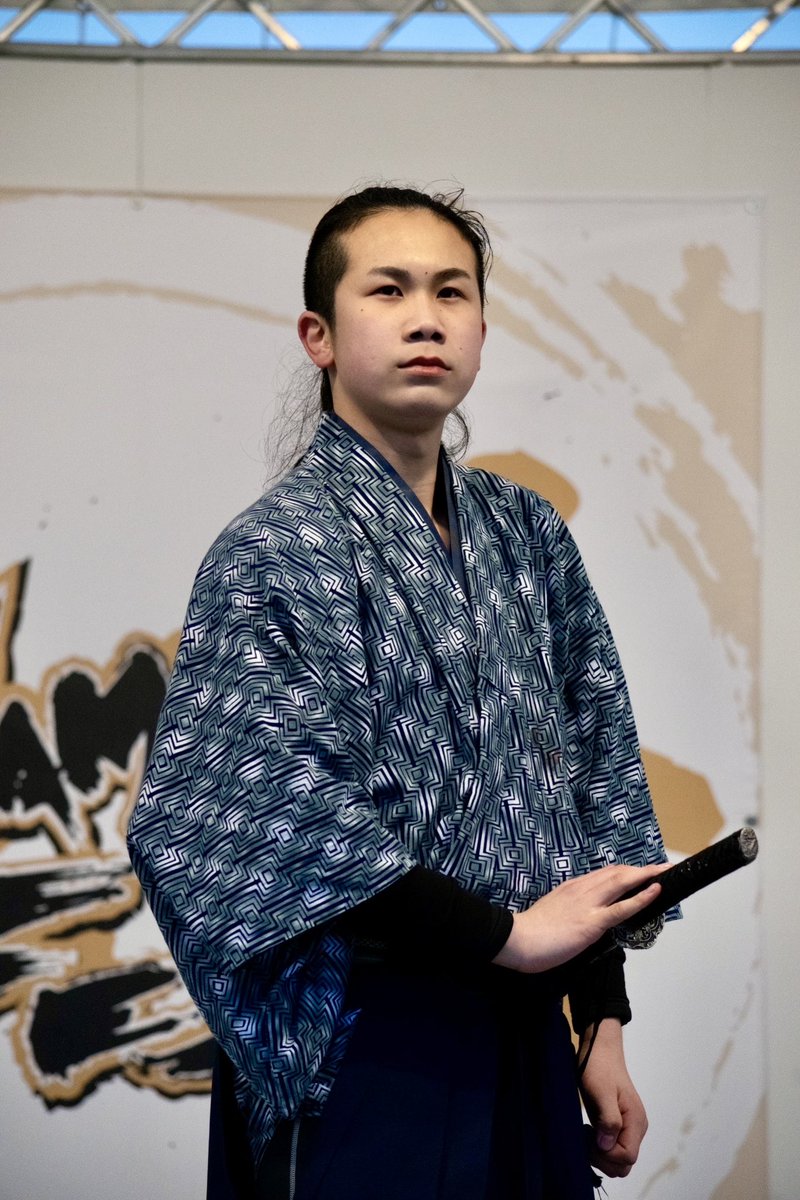 yuta_samurai's tweet photo. #僕が着物を着る理由 

時代劇が好きだから殺陣×着物好き。

そして曽祖母が和裁士だったということもあり、曽祖母が祖父用に作った着物を譲り受けたのもある。

→最後の写真は譲り受けた物の一つ

せっかくだから十代でも着物を粋に
カッコよく着られることを発信したい✨ https://t.co/3TVXX0Hwin