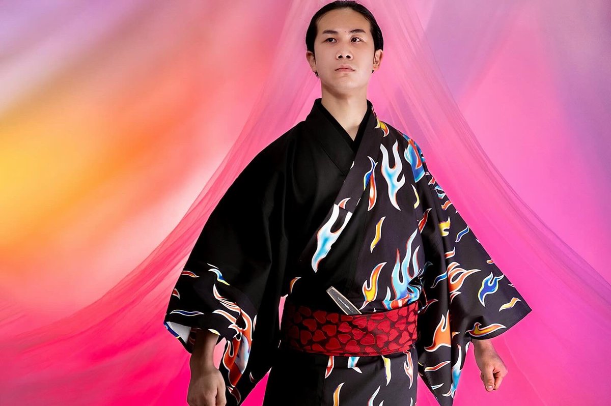 yuta_samurai's tweet photo. #僕が着物を着る理由 

時代劇が好きだから殺陣×着物好き。

そして曽祖母が和裁士だったということもあり、曽祖母が祖父用に作った着物を譲り受けたのもある。

→最後の写真は譲り受けた物の一つ

せっかくだから十代でも着物を粋に
カッコよく着られることを発信したい✨ https://t.co/3TVXX0Hwin