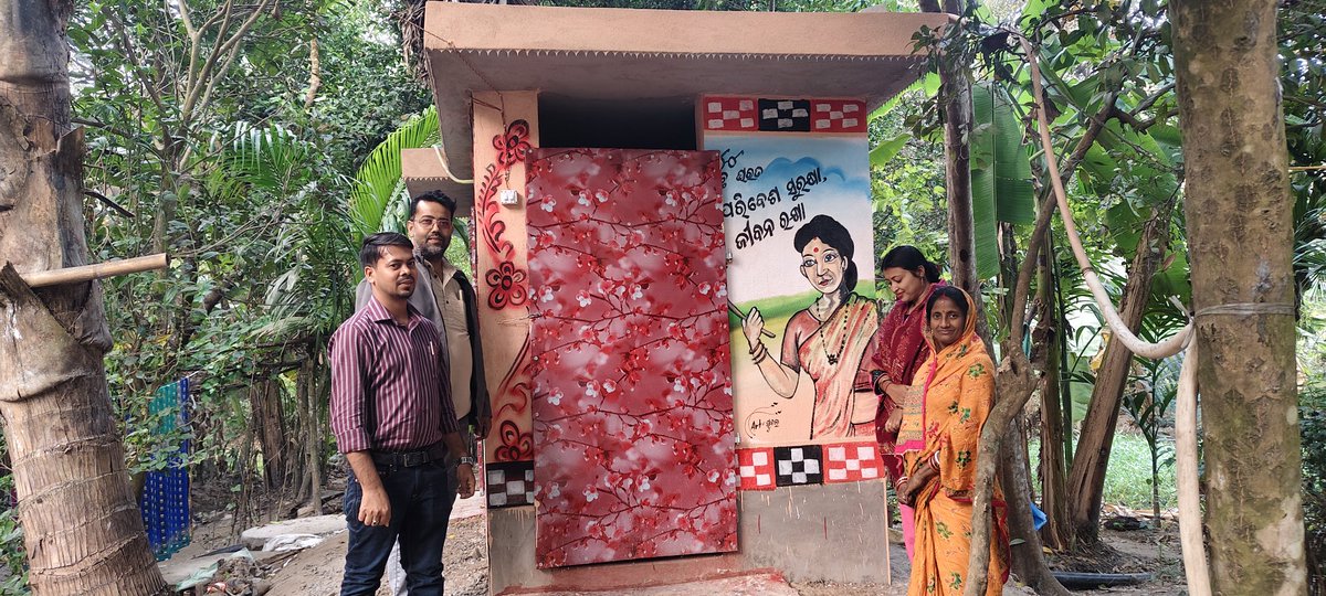 barendrapatra12's tweet photo. @MohanMOdisha ଜିଲ୍ଲା ଜଳପରିମଳ ମିଶନ ତରଫରୁ ରାଜ୍ୟ ସଦସ୍ୟଙ୍କର ଏକ ସ୍ବତନ୍ତ୍ର Team ଆଜି ମହେଶପୁର ପଞ୍ଚାୟତର ପରିଦର୍ଶନରେ ଆସି ଆମ ପଞ୍ଚାୟତରେ ସ୍ୱଚ୍ଛତା କାର୍ଯ୍ଯକ୍ରମ ଗୁଡ଼ିକ ପରିଦର୍ଶନ କରିଛନ୍ତି। https://t.co/nze5yKzGnd