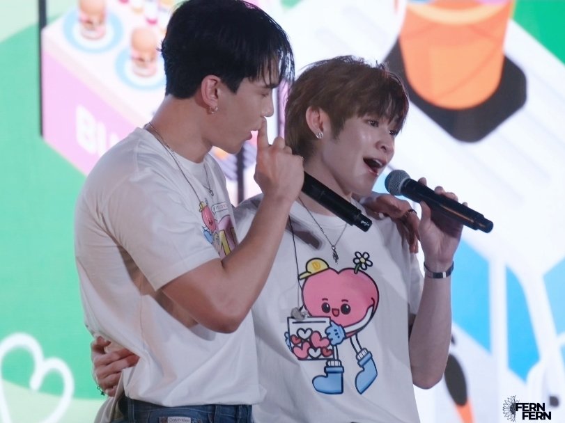 หากเพียงแค่ลอง หันมองหน่อย~
MAXNAT AT DMD CHARITY 2025
#DMDCHARITY2025
⌜💾 #MaxNat #mmaxmax #natasitt ⌟
ʚɞ <a href="/mmaxmaxxxx/">MMAX</a> <a href="/natasittttt/">Nat ;) น้องแจมแจมแจม ft. ไนท์ 🥸</a> ʚɞ