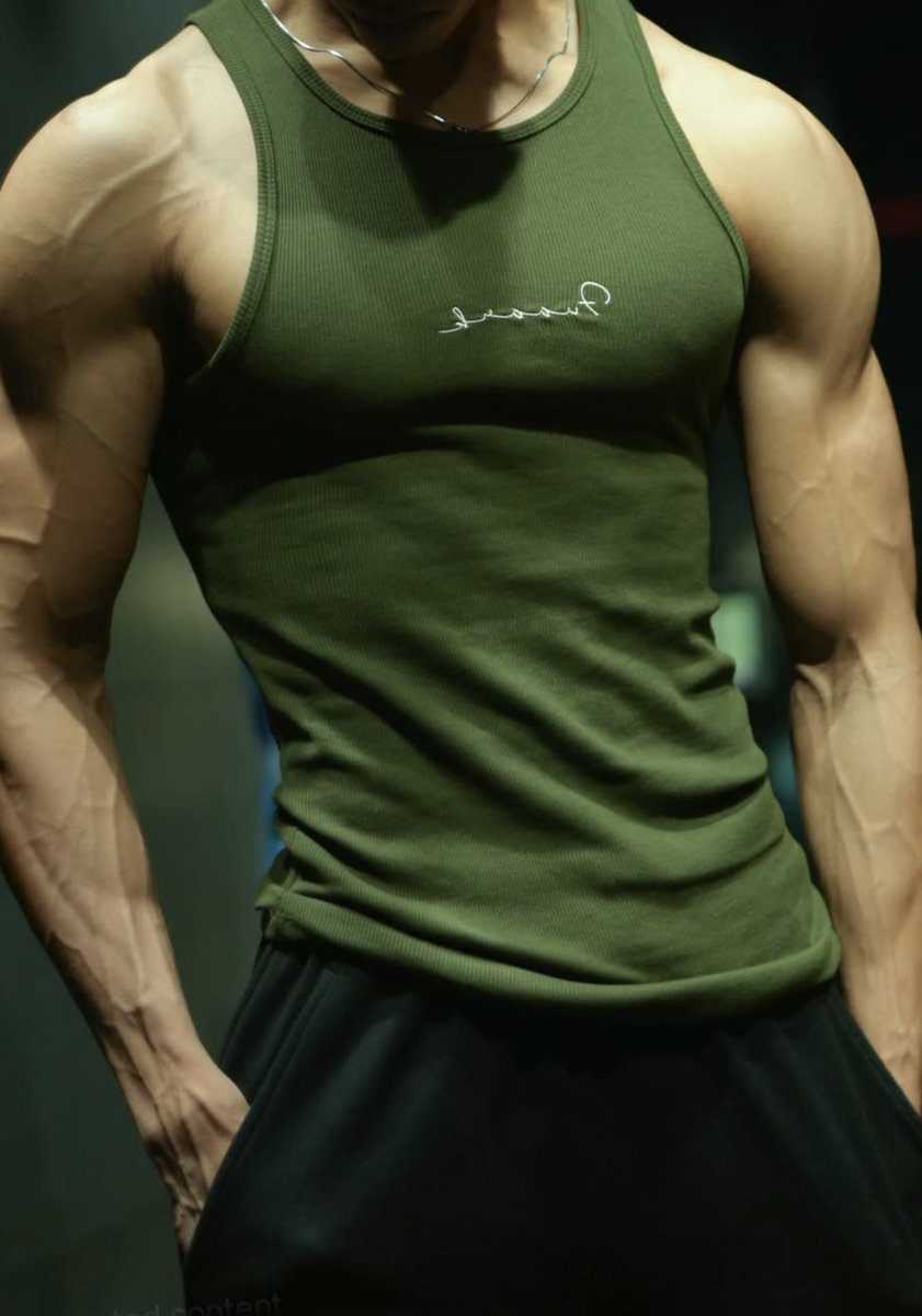 I love going to the gym and seeing everyone stare.

It must suck having a shitty body that no one wants to touch.

Stroke to your own failure as a man while you send me cash.