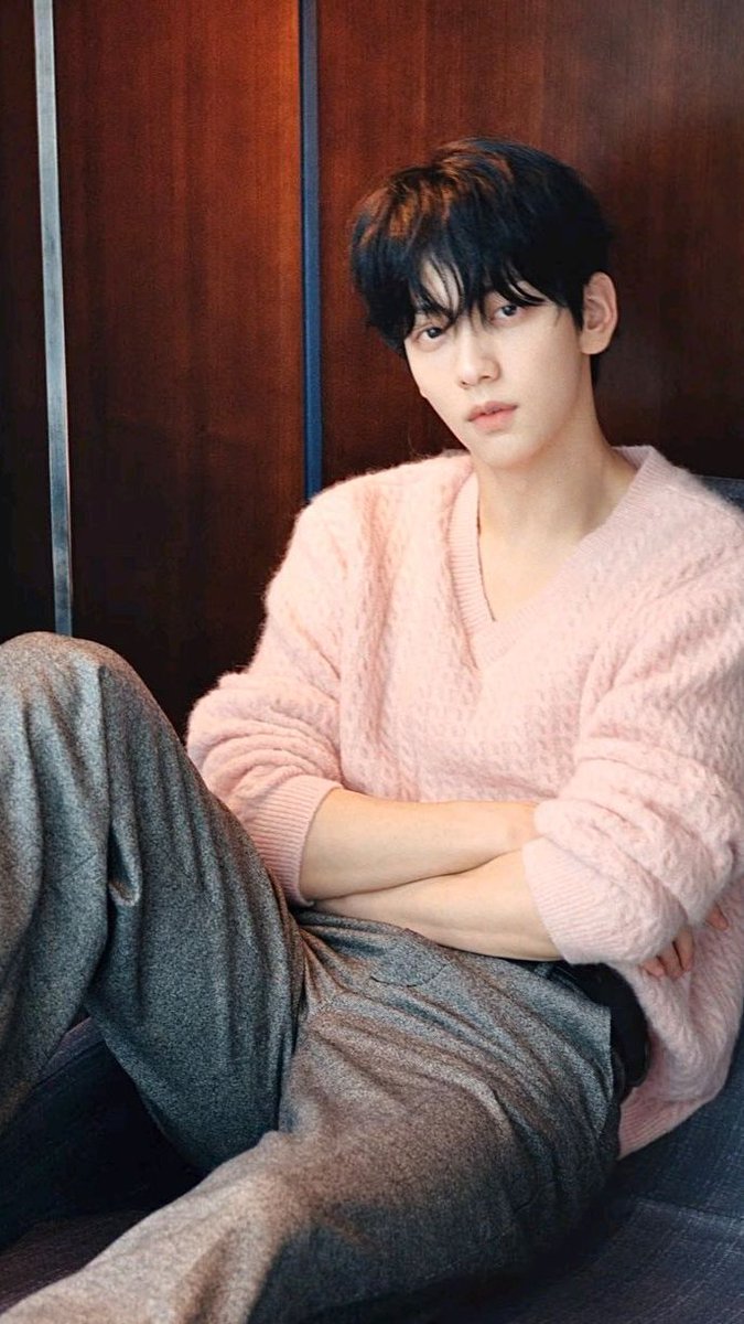 ppollbatu's tweet photo. MOA, Drop the tags for our star SOOBIN starting now!🐰⭐️ 

OUR SILVER CENTURY IDOL SOOBIN
#25SilverPagesofSoobin 
#눈토끼수빈과함께하는_하이얀행복
#スビンの存在がMOAの宝物 https://t.co/TcH1PnCIjt
