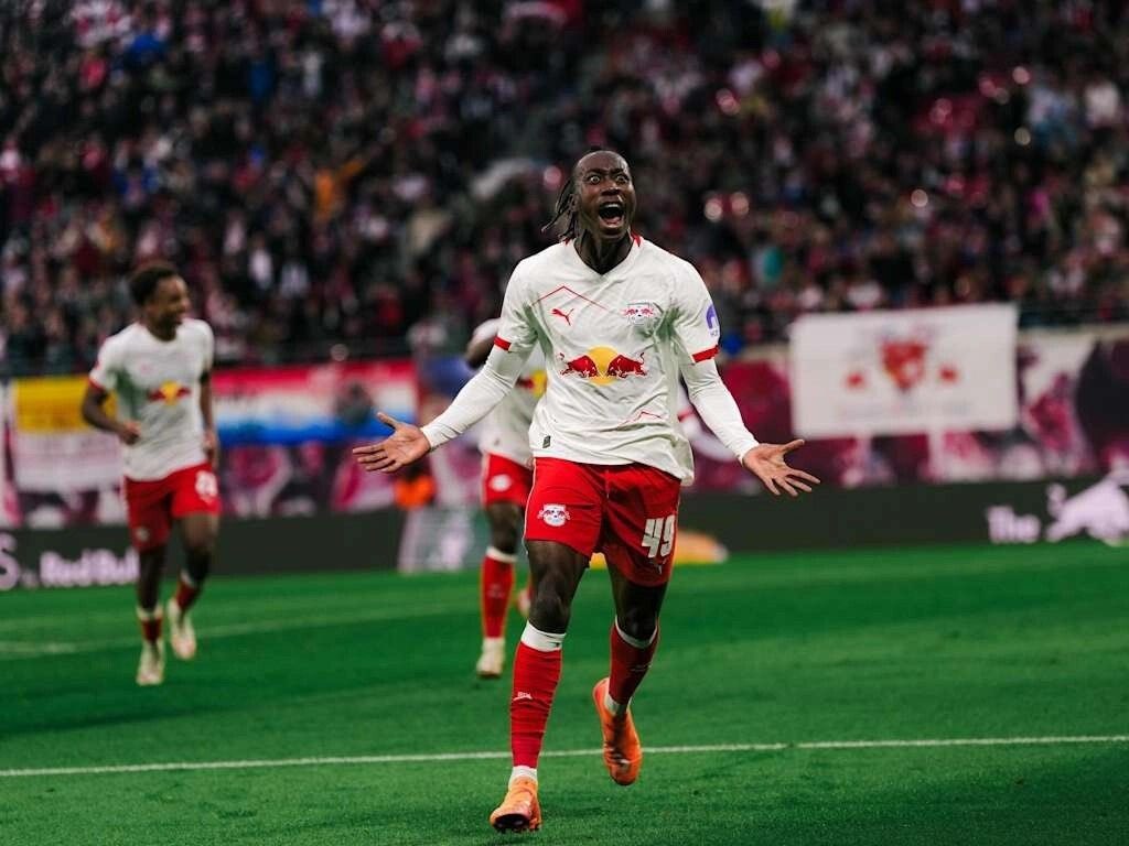 PLFrance_'s tweet photo. Liverpool pourrait conclure un accord en janvier pour Yan Diomande. 🇨🇮🔴

(@GraemeBailey) https://t.co/EhdPtHROCB